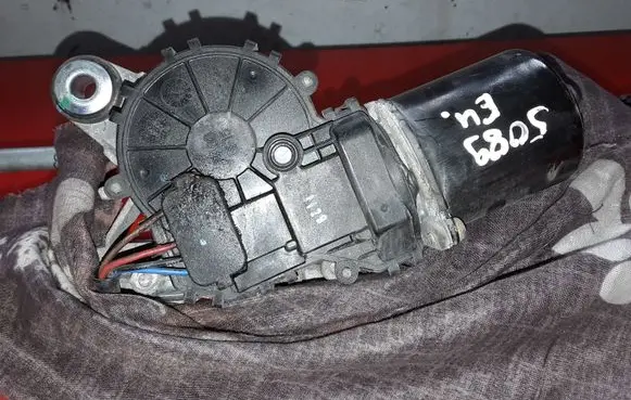 Chevrolet Cruze Wiper motor 96893302 1324U