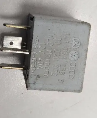 Volkswagen PASSAT B6 Other relay V07AZ1 72007707