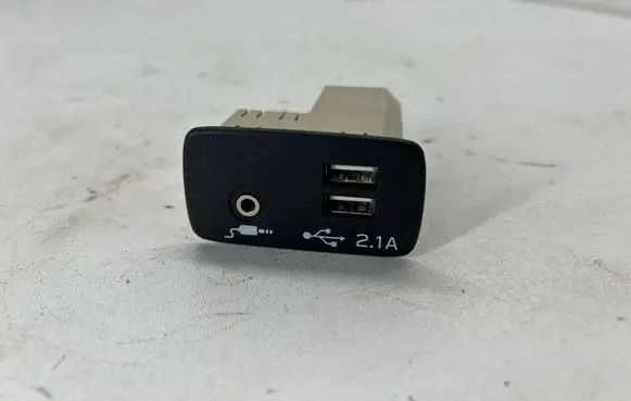 Subaru Forester SK USB socket connector 86257VA130