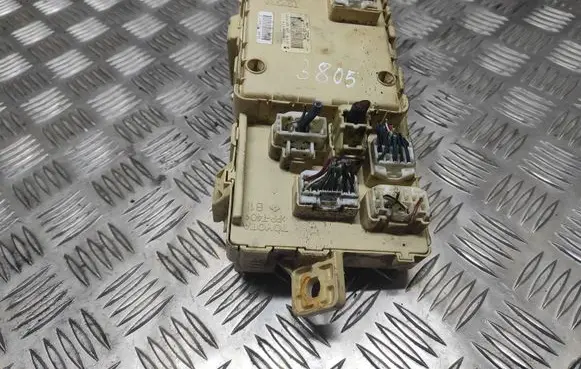 Toyota Avensis T250 Fuse module 5090376292