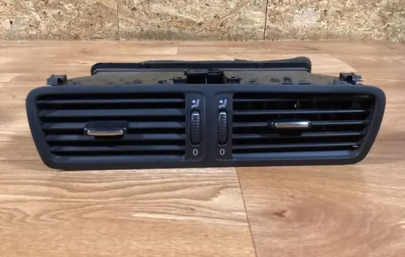 Volkswagen PASSAT B6 Dash center air vent grill 3C2819728D P0110957