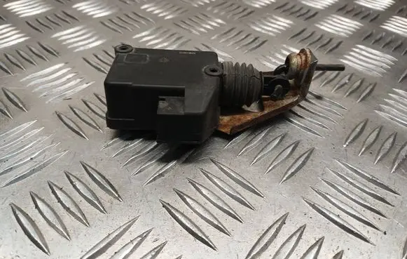 Fuel tank cap lock motor