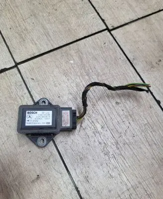 Mercedes-Benz E W211 ESP acceleration yaw rate sensor A0025426618 0265005246 0025420