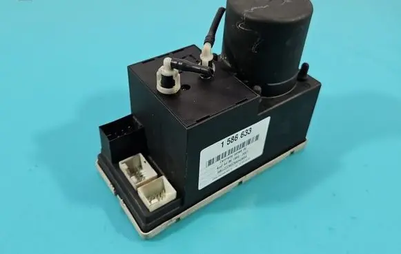 Audi A4 S4 B5 8D Central locking vacuum pump 8L0862257G IMPRK1586633
