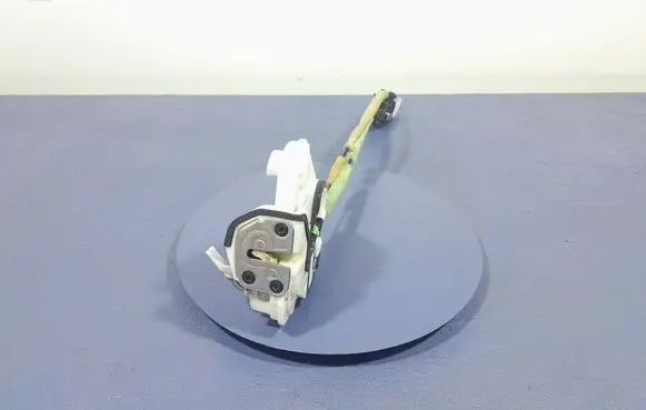 Mazda CX-5 Front door lock 7G13B0208