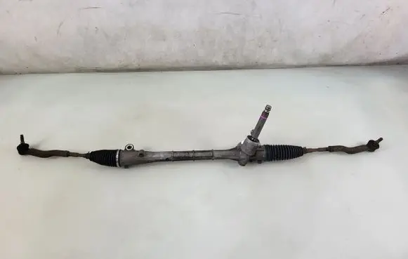 Toyota Avensis T270 Steering rack F81347