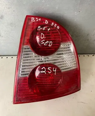 Volkswagen PASSAT B5.5 Rear/tail lights 3B5945096AE