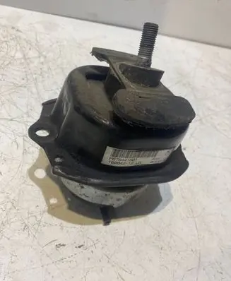 Engine mount bracket