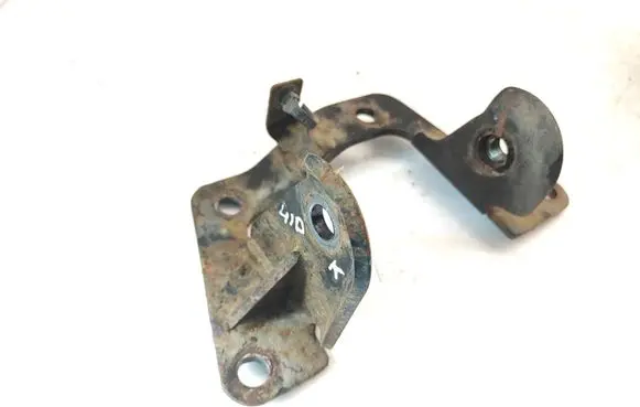 Hyundai Sonata Engine mounting bracket