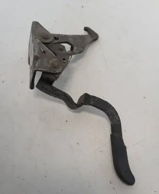 BMW 5 E60 E61 Engine bonnet (hood) release handle 8213029