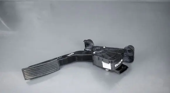 Hyundai i20 (PB PBT) Accelerator throttle pedal EEVJ3101J960 EEVJ310