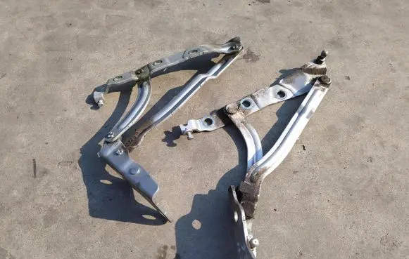 Volvo S40 Tailgate/trunk/boot hinge