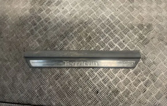 Hyundai Terracan Front sill (body part) 