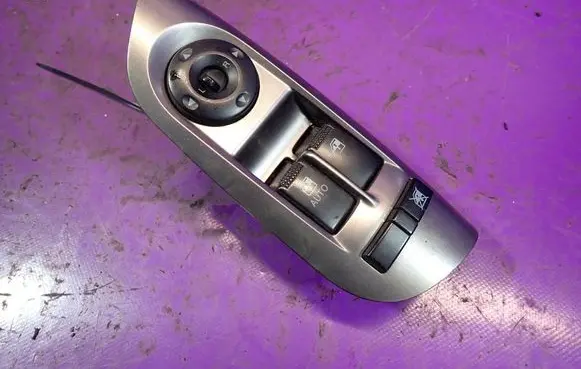 Audi Coupe Quarter vent window switch 