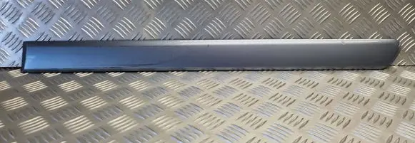 Opel Zafira B Rear door trim (molding) 13137774