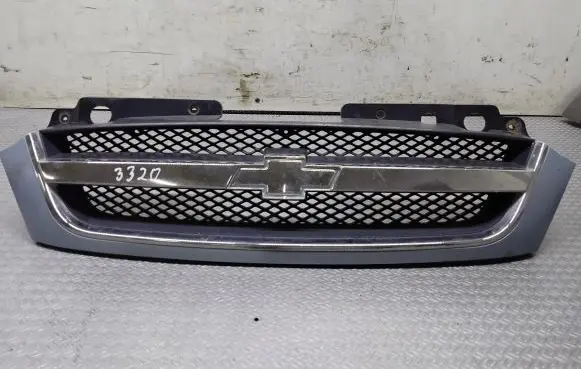 Chevrolet Rezzo Front bumper upper radiator grill 96399717