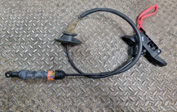 Gear shift cable linkage