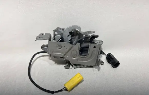 BMW 3 G20 G21 Engine bonnet/hood lock/catch 7468349