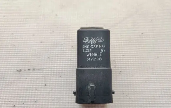 Glow plug pre-heat relay