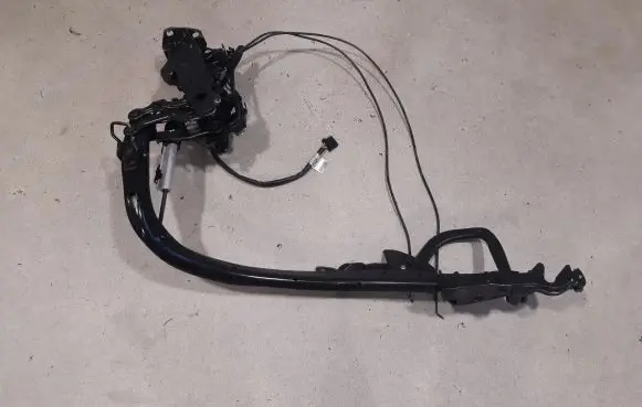 BMW 4 F32 F33 Convertible roof hinge 7401032