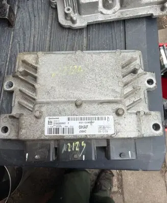 Land Rover Freelander 2 - LR2 Engine control unit/module 8V2112A650HF S180049001