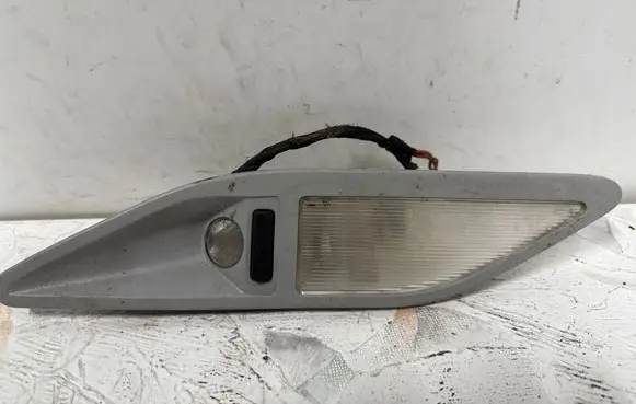 BMW 5 E39 Rear seat light 39820104