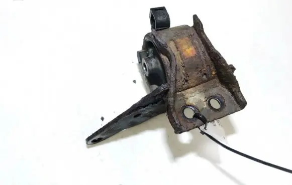 Toyota Avensis Verso Engine mount bracket