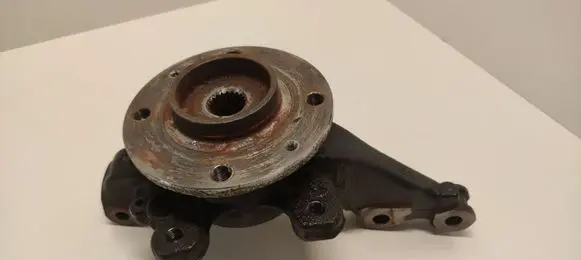 Peugeot 208 Front wheel hub