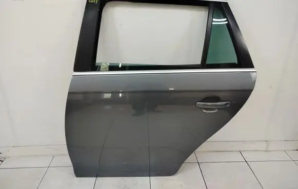 Volkswagen Golf V Rear door 43R17