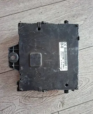 Renault Kangoo II Central body control module 002025211 00355157 8201077406
