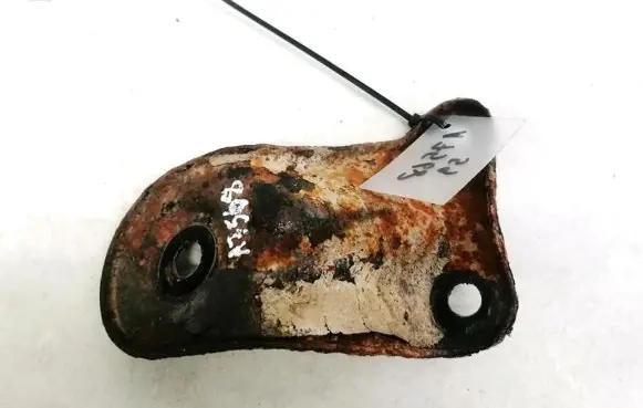 Toyota Avensis T250 Engine mounting bracket
