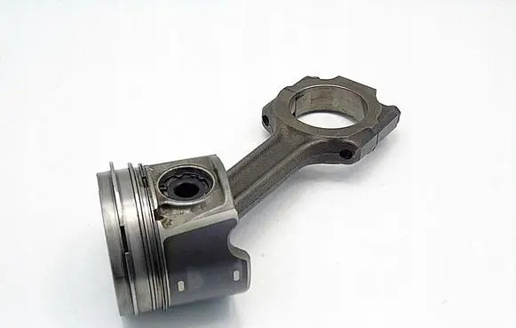Fiat Bravo Piston with connecting rod B774