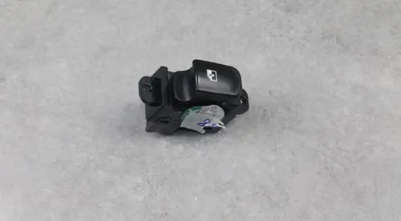 Hyundai i20 (PB PBT) Electric window control switch