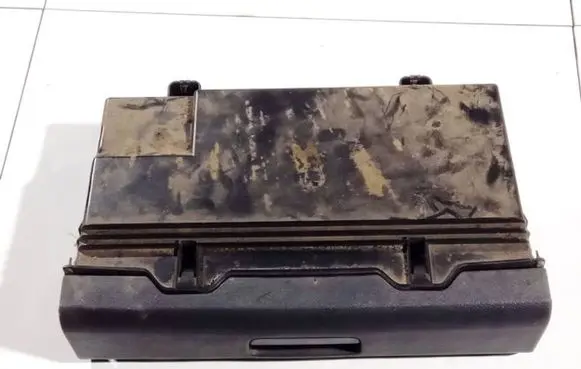 Volkswagen Touran I Glove box 1t0881580a