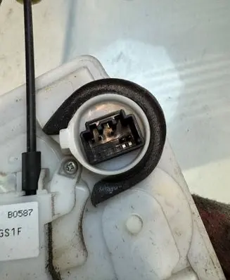 Mazda 6 Front door lock 321312
