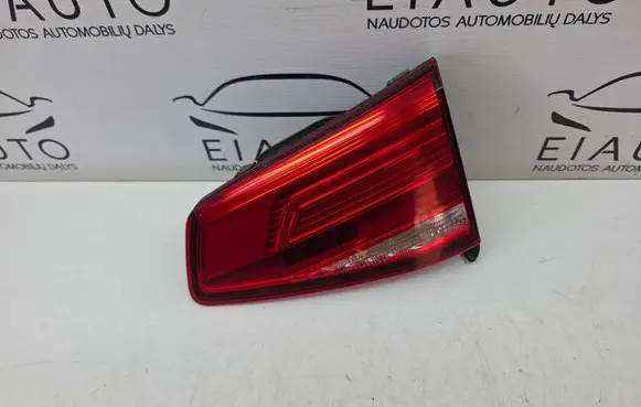 Tailgate rear/tail lights