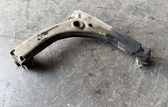 Volkswagen Crafter Front control arm 2N0407151P