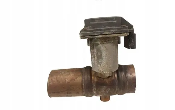 Volkswagen PASSAT B8 Throttle valve 