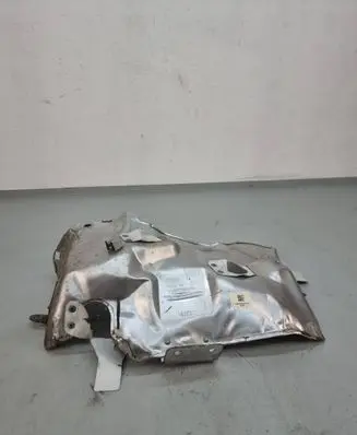 BMW 1 F40 Heat shield in engine bay 9845364