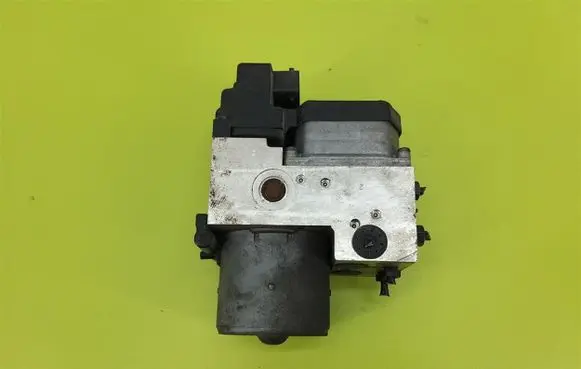 Audi A4 S4 B5 8D ABS Pump 8E0614111AH