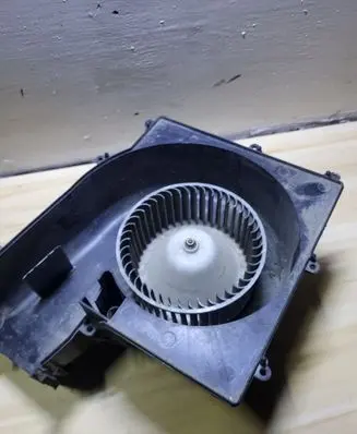 Nissan Almera Tino Heater blower motor/fan resistor 271505M400