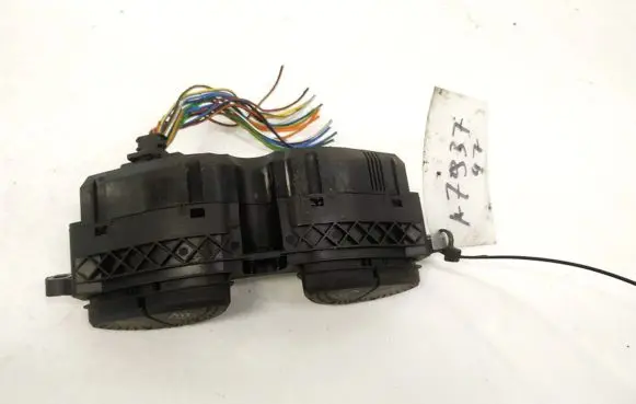 Ford Focus Windscreen/window heater switch 98AG19A945CF