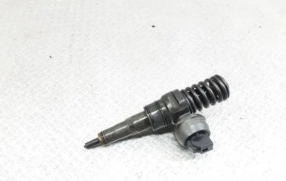 Volkswagen Caddy Fuel injector 038130073BN 0414720313
