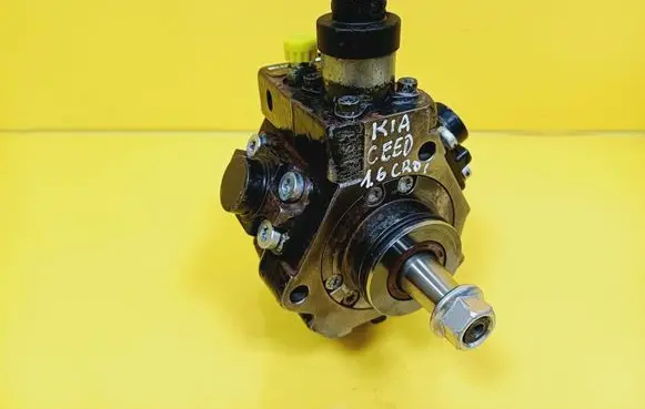 KIA Ceed Fuel injection high pressure pump 33100-2A400 0445010124 0928400652