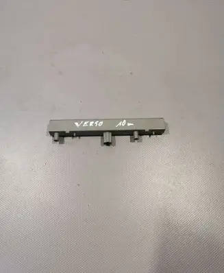 Toyota Verso Third/center stoplight