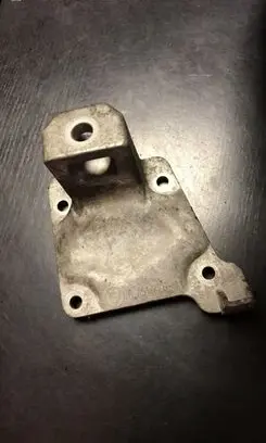 BMW 5 E39 Engine mounting bracket 6751226