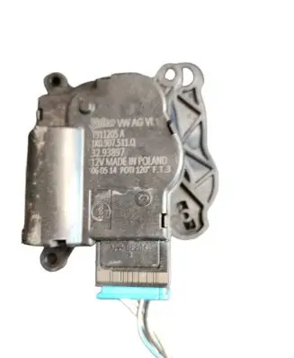 Volkswagen PASSAT B7 Air flap motor/actuator T915266A
