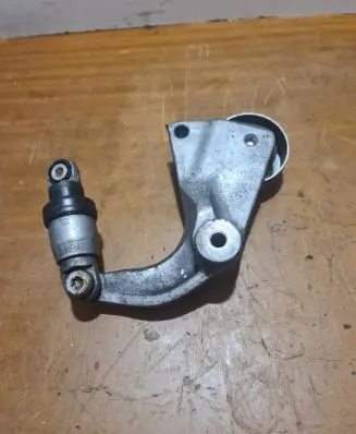 Honda CR-V Generator/alternator belt tensioner F551449 A1S19C03