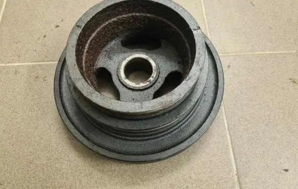BMW 3 E46 Crankshaft pulley 7513862