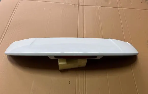 Renault Clio IV Tailgate/trunk spoiler T0000127728 960303105R